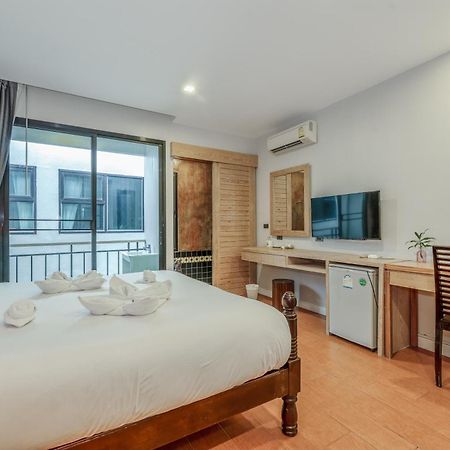 Coco Paradiso Phuket Sha Kültér fotó