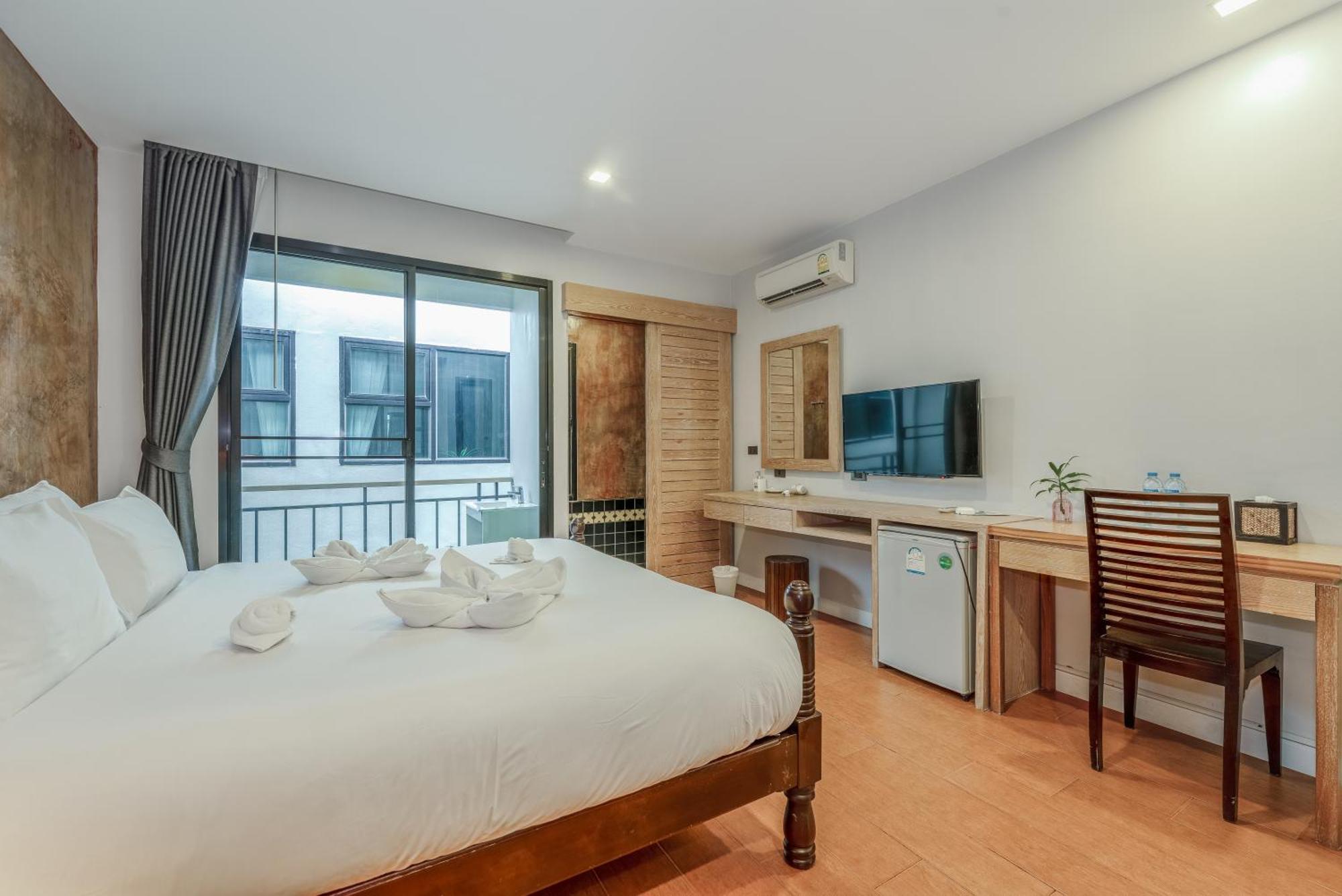 Coco Paradiso Phuket Sha Kültér fotó
