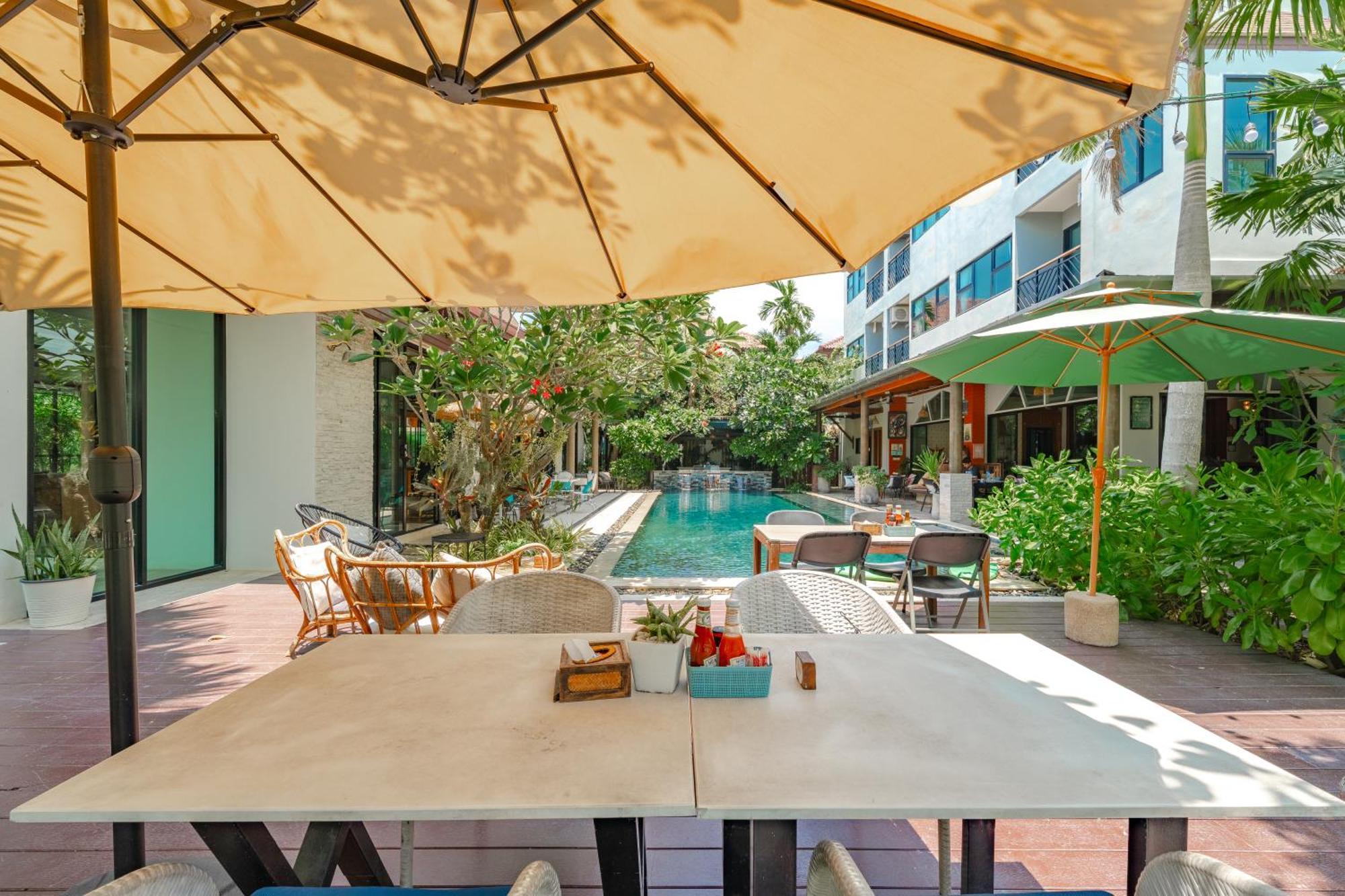 Coco Paradiso Phuket Sha Kültér fotó