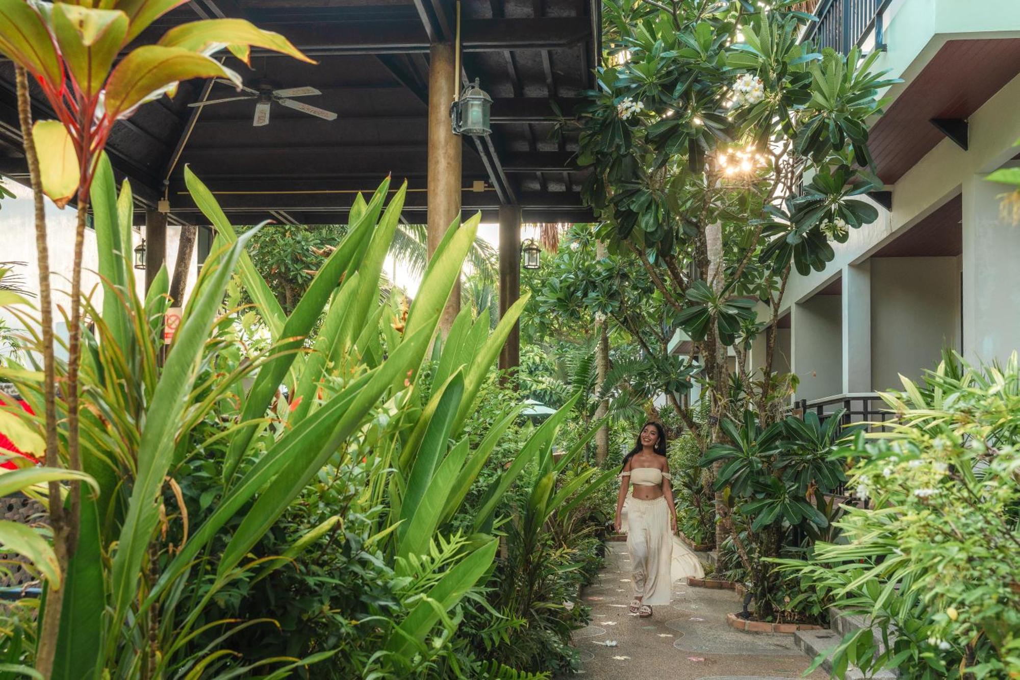 Coco Paradiso Phuket Sha Kültér fotó