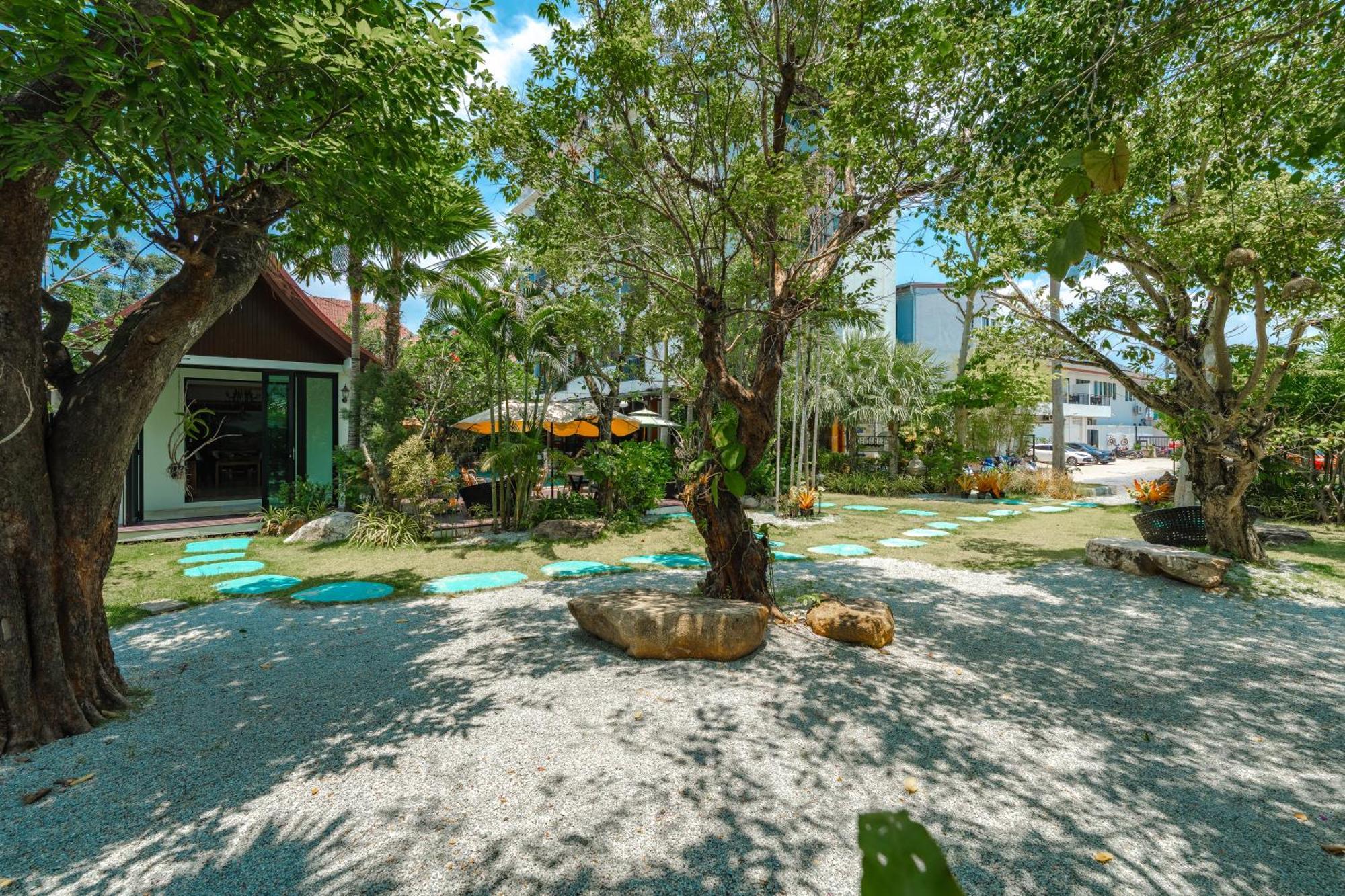 Coco Paradiso Phuket Sha Kültér fotó